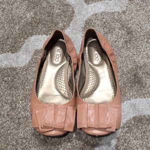 Me Too Lilyana Nude Bow Flats, sz 8 (7.5)